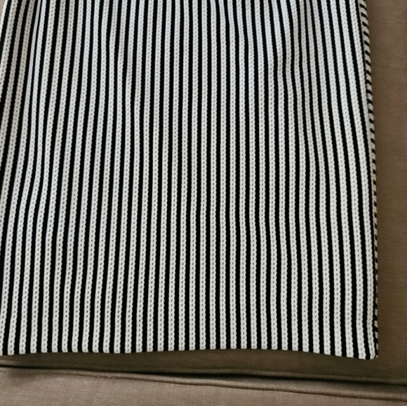 Melanie Lyne skirt size 4 black white vertical striped pencil zipper detail - Picture 8 of 11